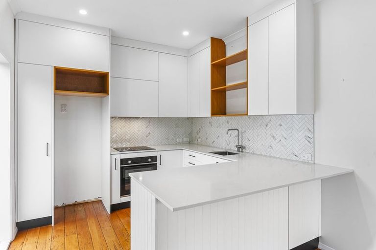 Photo of property in 50 Hollis Road, Paraparaumu Beach, Paraparaumu, 5032