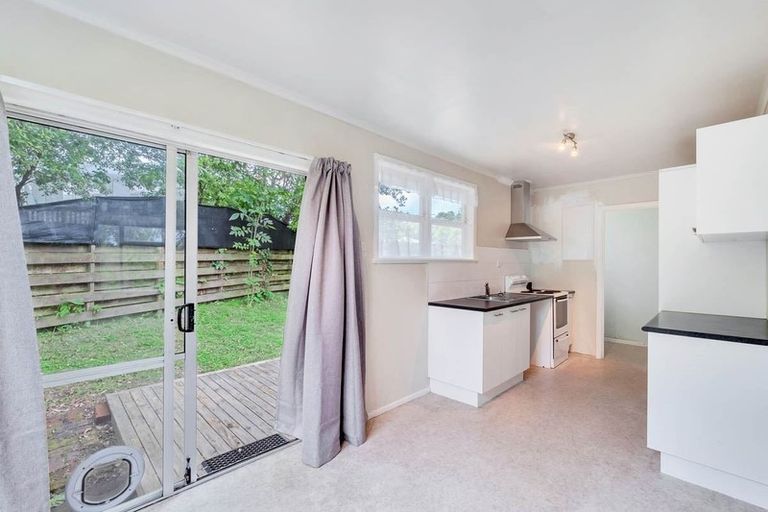 Photo of property in 13a Ribblesdale Road, Henderson, Auckland, 0612