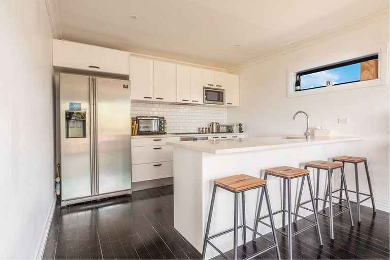 Photo of property in 16 Tui Road, Raumati Beach, Paraparaumu, 5032