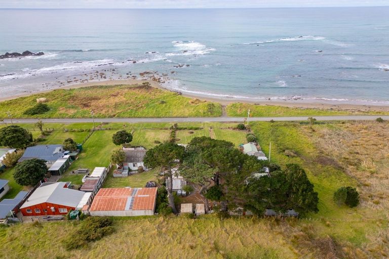 Photo of property in 1095 Mataikona Road, Mataikona, Tinui, 5889