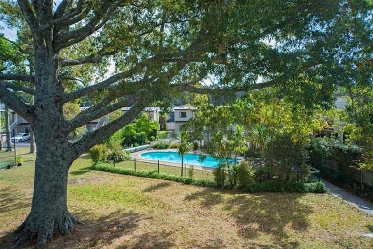 Photo of property in The Grange, 9/92 Bush Road, Albany, Auckland, 0632