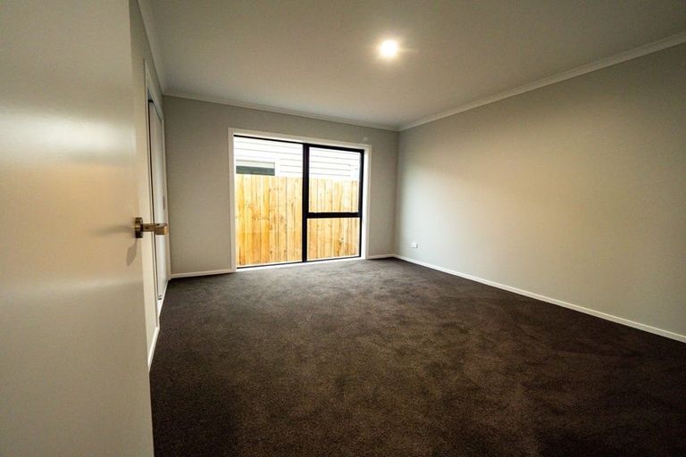 Photo of property in 8 Koru Loop, Paraparaumu, 5032