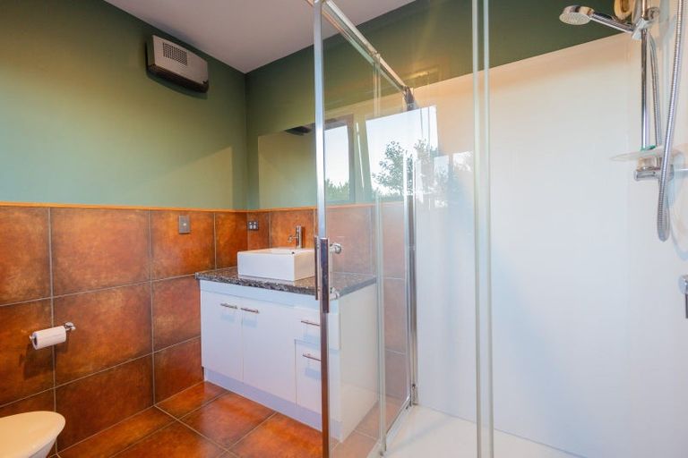 Photo of property in 330 Sinclair Road, Te Anau, 9679