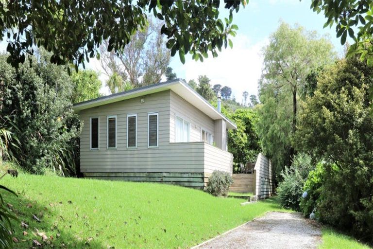 Photo of property in 52 Mako Avenue, Whiritoa, Whangamata, 3691