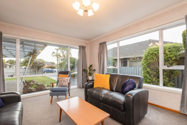 Photo of property in 18 Everest Street, Burnside, Christchurch, 8053