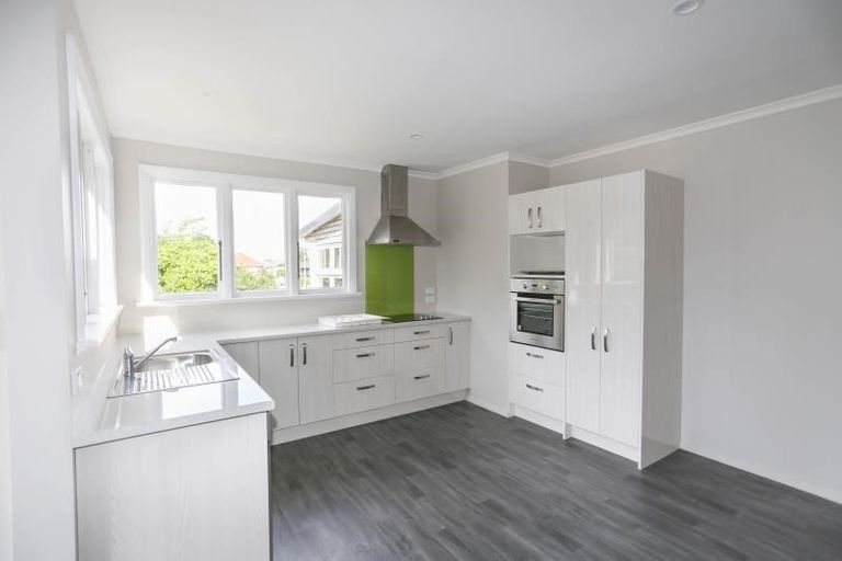 Photo of property in 18 Broadbent Street, Riccarton, Christchurch, 8041