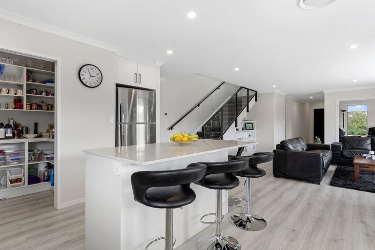 Photo of property in 37 Bert Wall Drive, Omokoroa, 3114