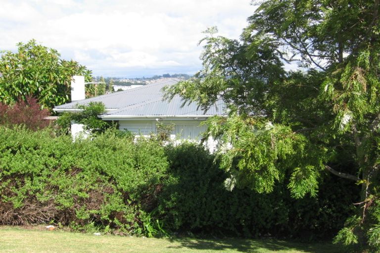 Photo of property in 2/620 East Coast Road, Pinehill, Auckland, 0630