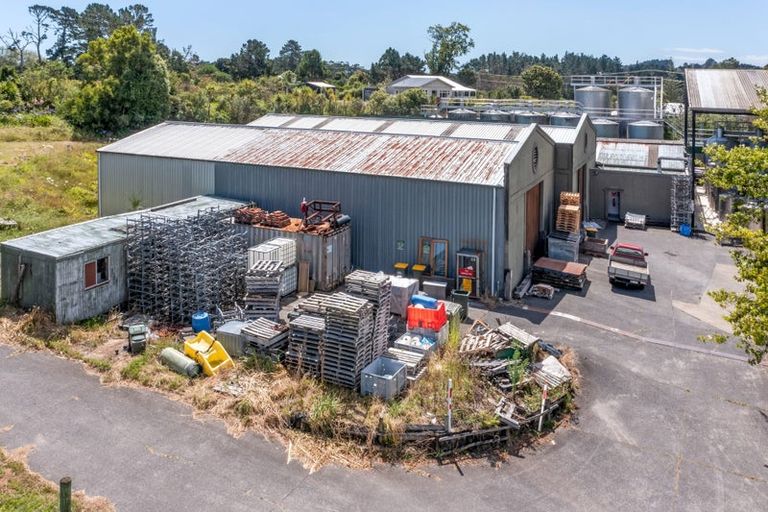 Photo of property in 601 State Highway 16, Kumeu, 0891