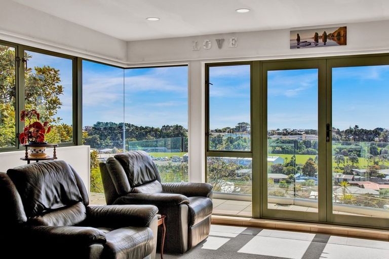 Photo of property in 3a Hillcrest Street, Glen Avon, New Plymouth, 4312