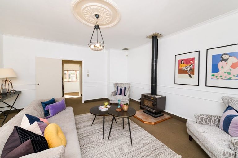 Photo of property in 53 Manson Street, Terrace End, Palmerston North, 4410