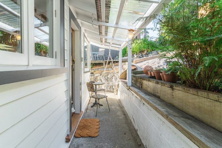 Photo of property in 17a Taranaki Street, Picton, 7220