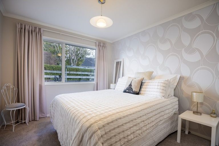 Photo of property in 28 Aderman Place, Hurworth, New Plymouth, 4310