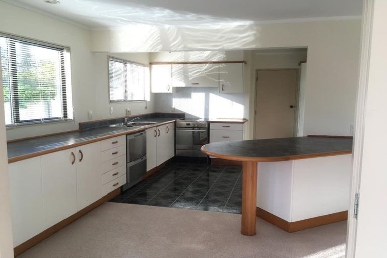 Photo of property in 5 Alister Way, Churton Park, Wellington, 6037