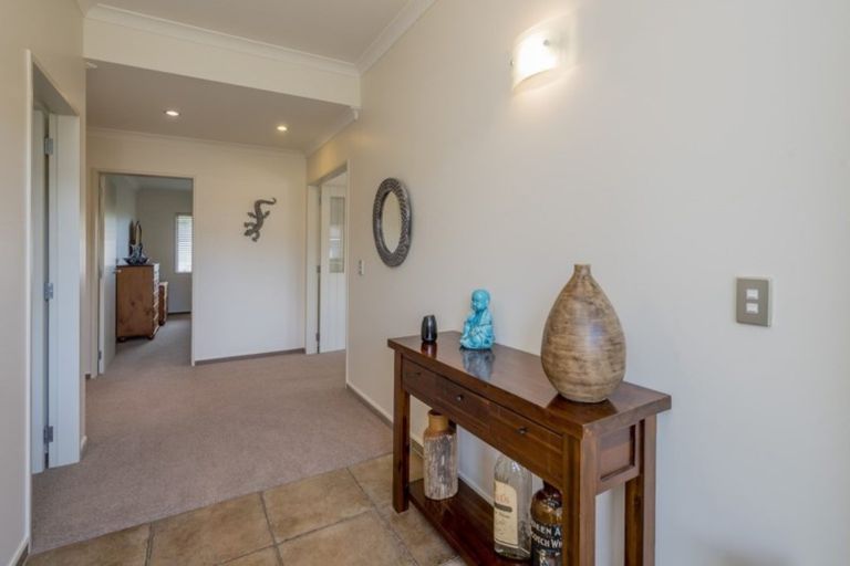 Photo of property in 14 Hulme Way, Raumati Beach, Paraparaumu, 5032
