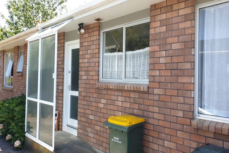 Photo of property in 16 Villa Place, Bell Block, New Plymouth, 4312