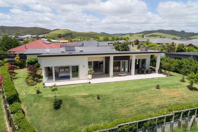 Photo of property in 8 Skippers Close, Haruru, 0204