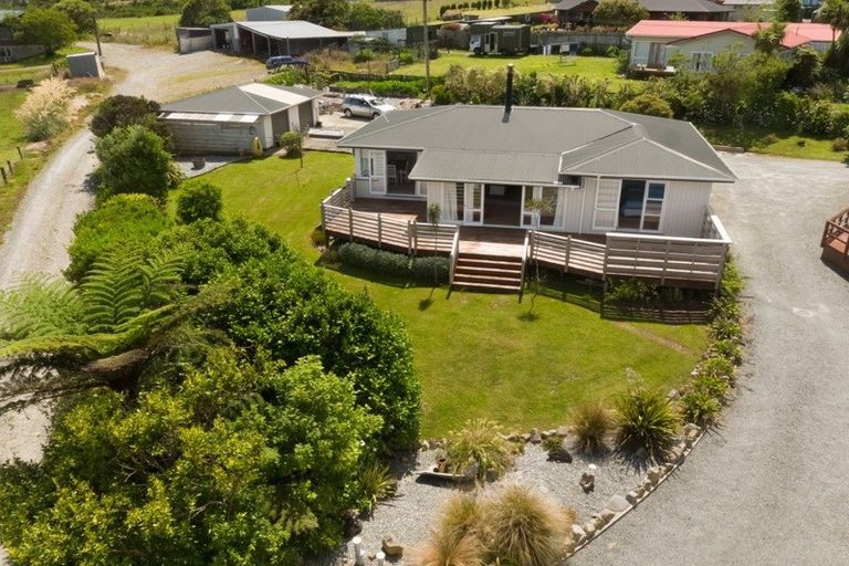 Photo of property in 16 Cargills Road, Barrytown, Runanga, 7873