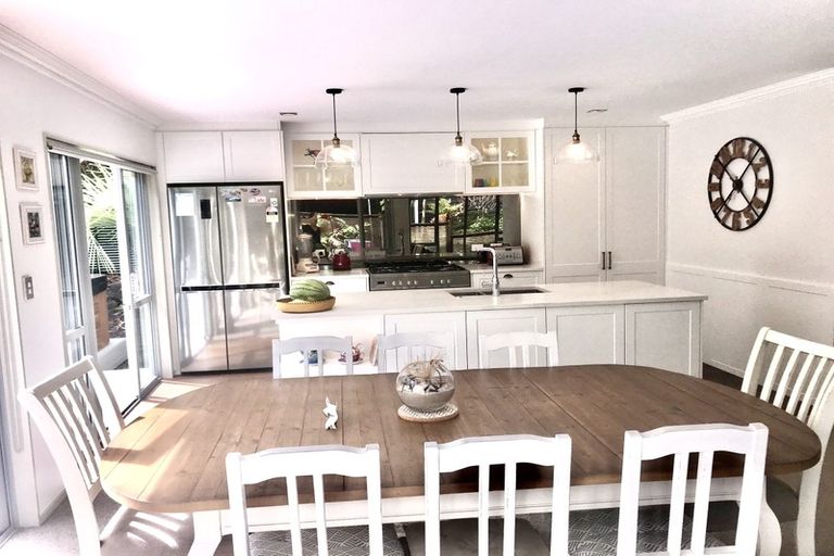 Photo of property in 119 Beach Road, Castor Bay, Auckland, 0620