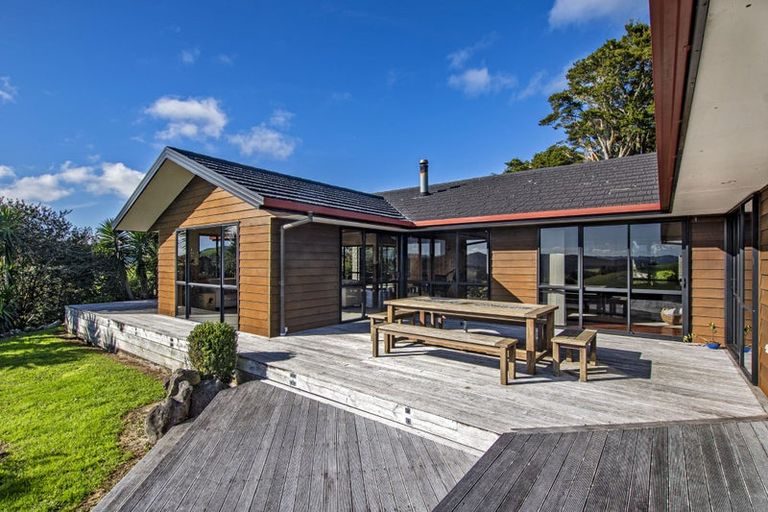 Photo of property in 18 Pataua Road North, Whareora, Whangarei, 0175