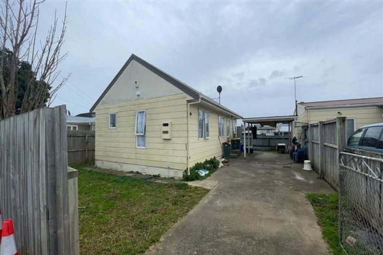 Photo of property in 196 Russell Road, Manurewa, Auckland, 2102