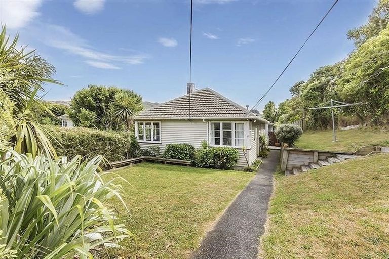 Photo of property in 11 Warwick Street, Wilton, Wellington, 6012