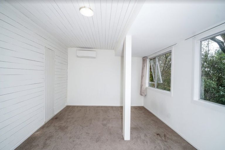Photo of property in 100 Gladstone Road, Dalmore, Dunedin, 9010