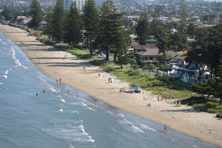 Photo of property in 18 Parkside Drive, Orewa, 0931