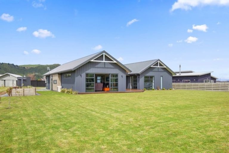 Photo of property in 48 Montgomery Crescent, Kinloch, Taupo, 3377