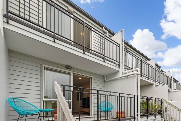 Photo of property in 11/6 Islington Avenue, New Lynn, Auckland, 0600