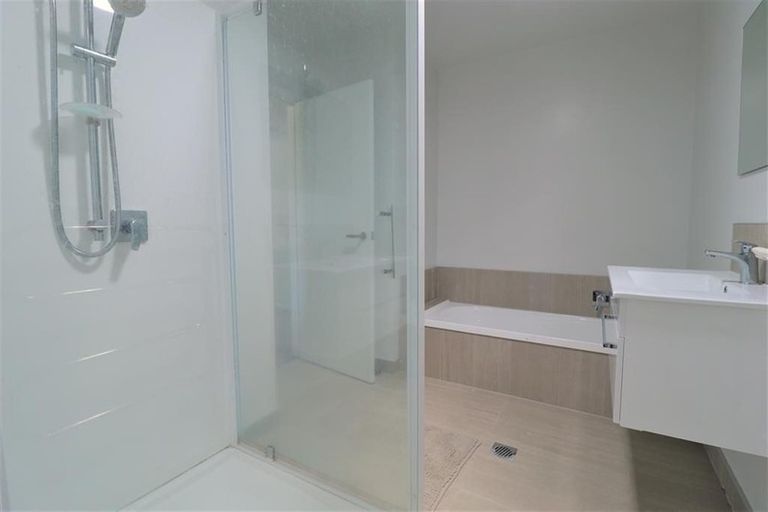 Photo of property in 1 Swamp Kauri Grove, Papakura, 2110