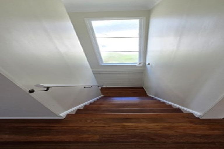 Photo of property in 12 Ruawai Road, Mount Wellington, Auckland, 1060