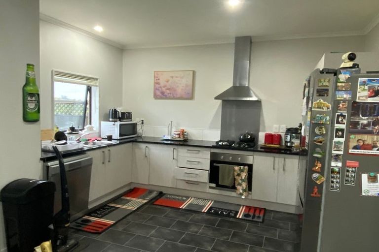 Photo of property in 57 Becker Drive, Weymouth, Auckland, 2103