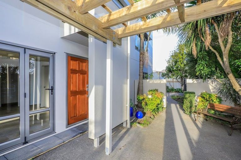 Photo of property in 1/19 Havelock Road, Havelock North, 4130