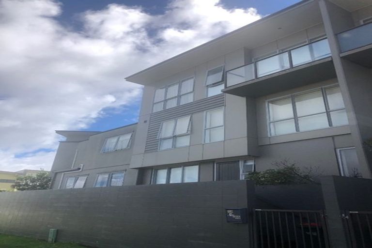 Photo of property in 1/66 Jeffs Road, Flat Bush, Auckland, 2016
