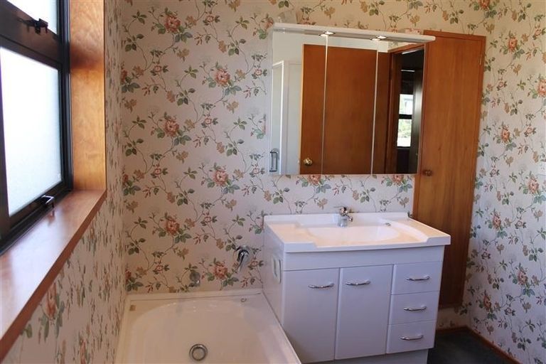 Photo of property in 41 Vogel Place, Waikiwi, Invercargill, 9810