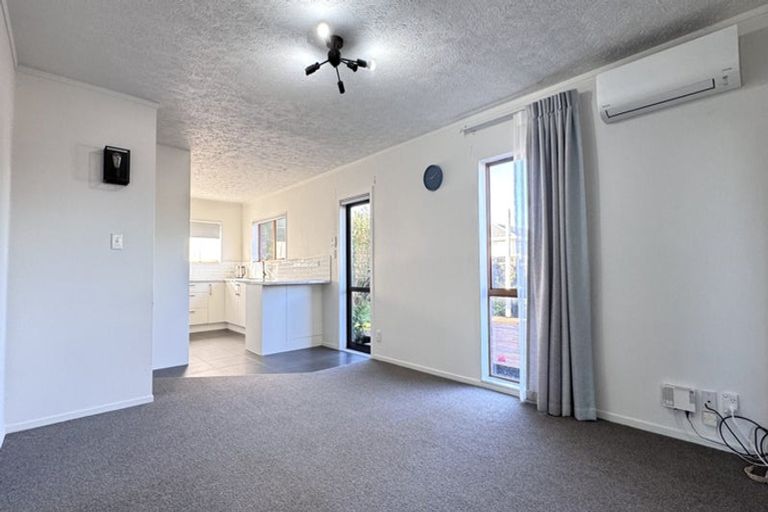 Photo of property in 1/10 Benygloe Place, Highland Park, Auckland, 2010