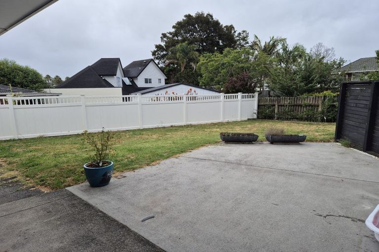 Photo of property in 2/6 Hemsway Place, Sunnyhills, Auckland, 2010