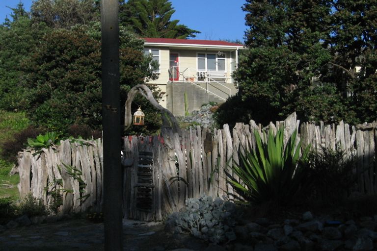Photo of property in 52 Tutere Street, Waikanae Beach, Waikanae, 5036