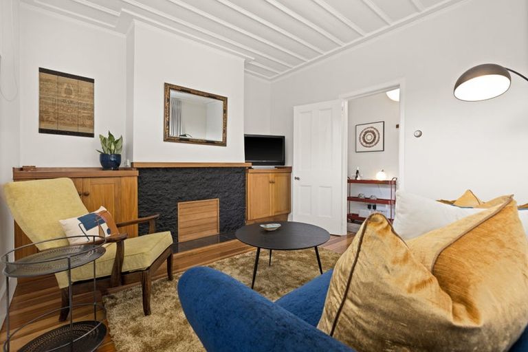 Photo of property in 95 Milton Road, Bluff Hill, Napier, 4110