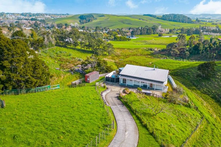 Photo of property in 101 Waikoukou Valley Road, Waimauku, 0882
