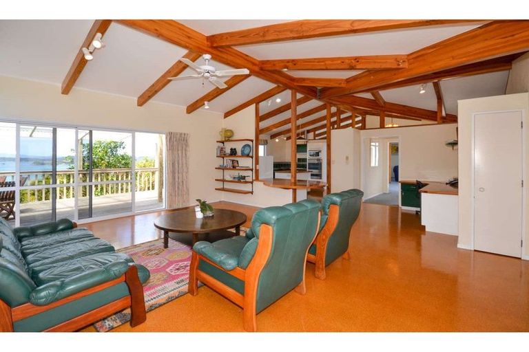 Photo of property in 61 Doves Bay Road, Kerikeri, 0294