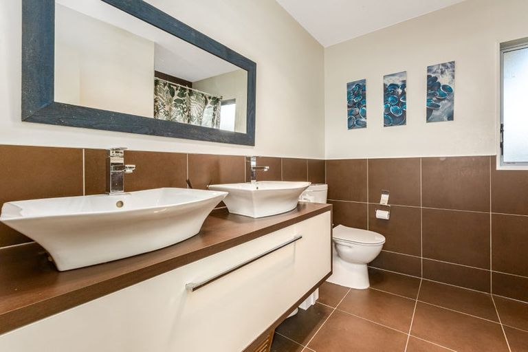 Photo of property in 13 Haunui Road, Pukerua Bay, 5026