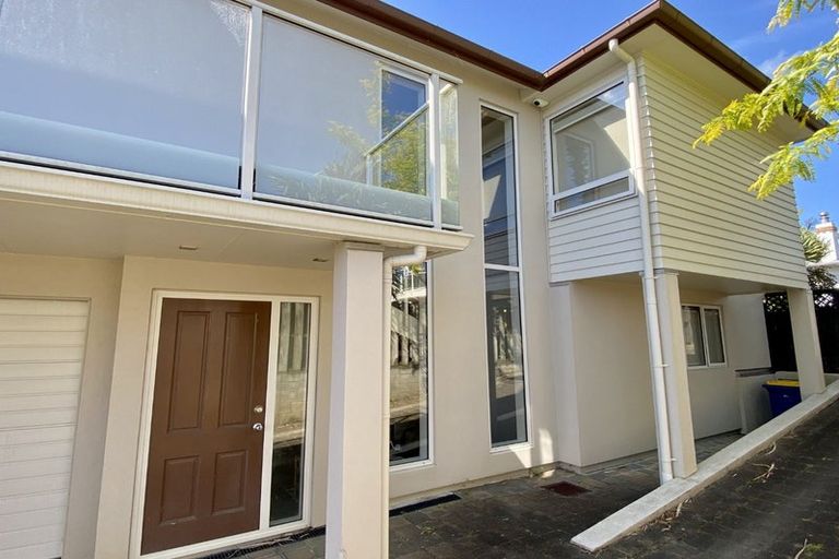 Photo of property in 1/43 Castor Bay Road, Castor Bay, Auckland, 0620