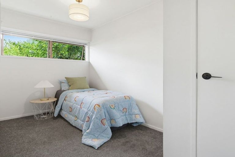 Photo of property in 1 Pleasant Road, Glen Eden, Auckland, 0602