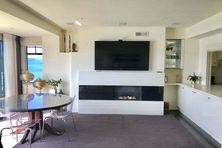 Photo of property in 154 Oriental Parade, Oriental Bay, Wellington, 6011