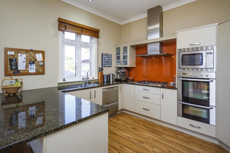 Photo of property in 7 Oxford Street, Hokowhitu, Palmerston North, 4410