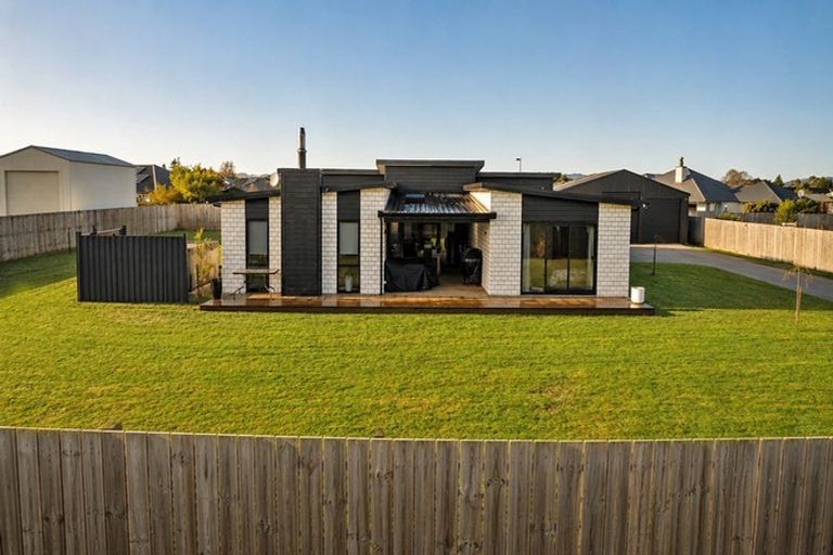 Photo of property in 5 Remutaka Lane, Carterton, 5713