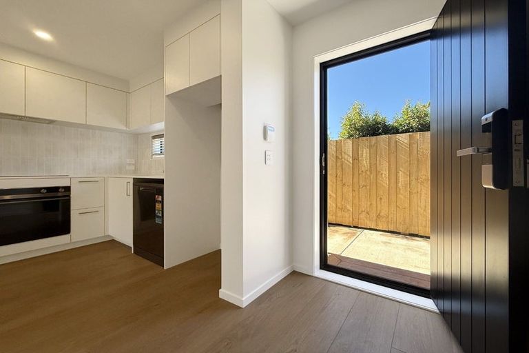 Photo of property in 2/51 Yeovil Road, Te Atatu Peninsula, Auckland, 0610