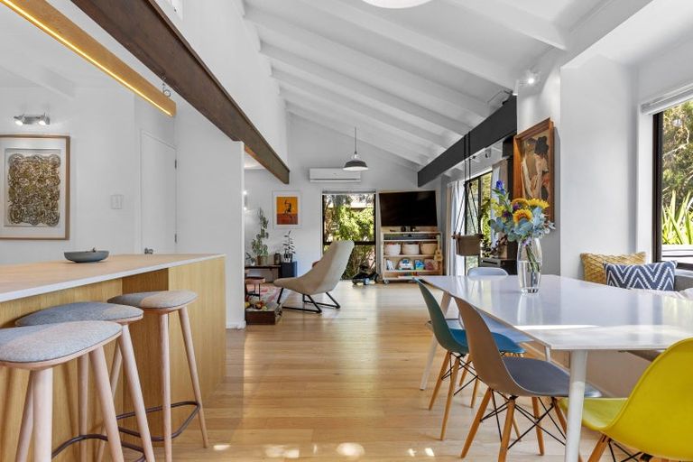 Photo of property in 9 Shalamar Drive, Cashmere, Christchurch, 8022